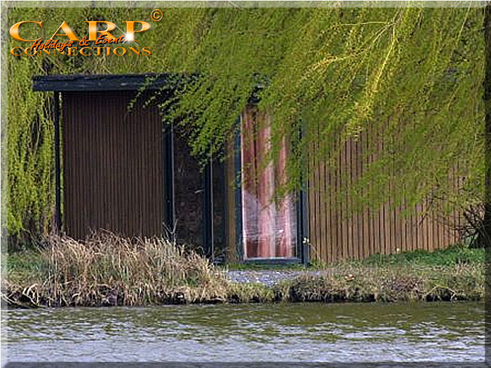 Domaine des Iles: Cabin Loriot stek no. 5 met 1 visser en 1 gratis niet vissende gast per visser